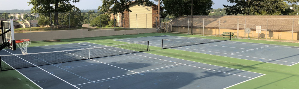 This Pointe Royale Branson condo has access to tennis, pickleball and basketball