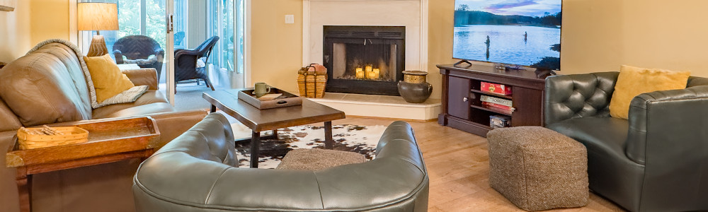 Living Room to this Pointe Royale Branson condo