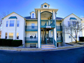 Here is building 33. Unit 3 has a comfortable Pointe Royale Branson condo you are going to love!