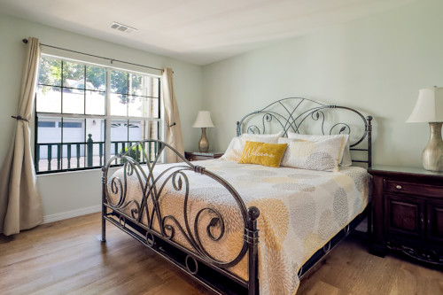 Here is the guest bedroom at this Pointe Royale Branson condo